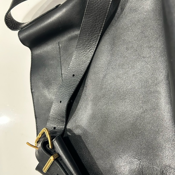 Madewell The Essential Bucket Tote - Picture 6 of 7